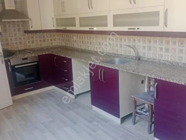 Adana Seyhan Yeşilyurt'ta Geniş Balkonlu Ve Ferah 3+1 Kiralık Daire