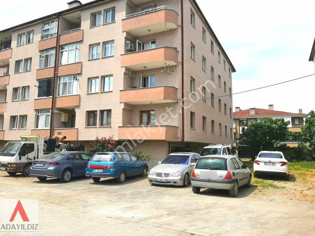 Adapazarı Şeker Mah. Satılık Depolu Ara Kat Geniş 3+1 Daire
