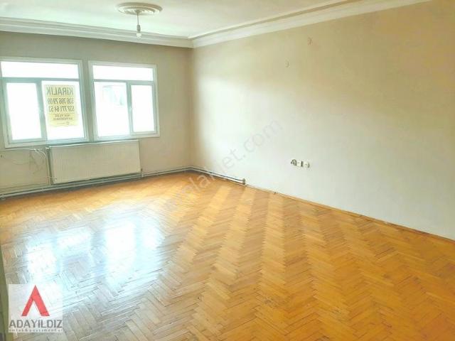 Adapazarı Şeker Mahallede Kiralık Depolu Geniş 3+1 Daire