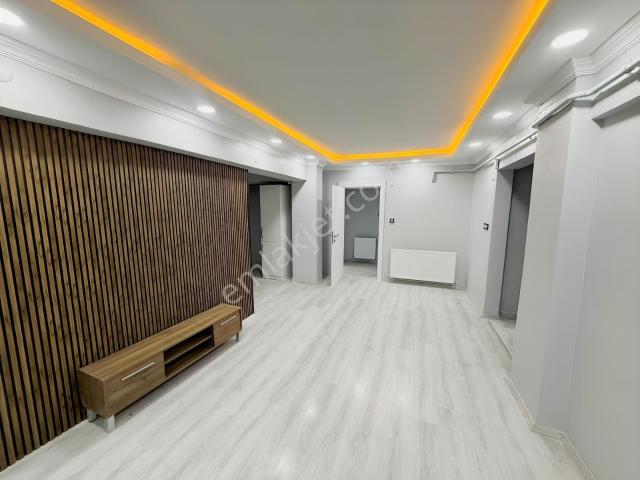 Adapazarı Girişi Ana Cadde Üzeri Yenilenmiş 3+1
