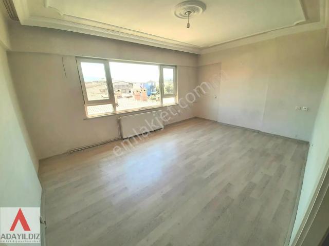 Adapazarı Merkezde Orta Garajlar Mevkii Kiralık 2+1 Daire