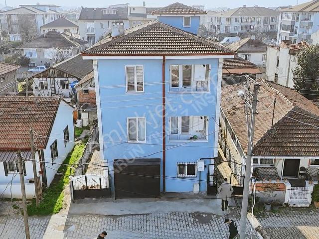 Adapazarında Satılık 3 Katlı Müstakil Ev Geniş Aileler İçin K