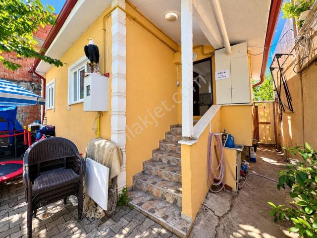 Adapazarı Orta Mah.de 1+1 Kiralık Müstakil Ev