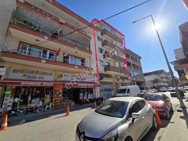 Adapazarı Orta Mahallede Satılık 3+1 Daire