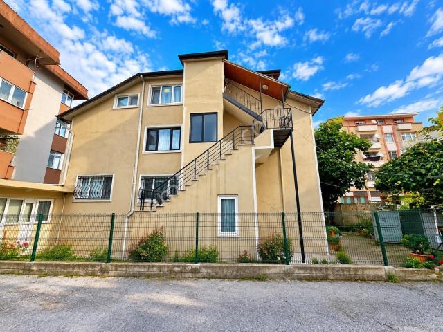 Adapazarı Semerciler Mah.merkezi Konumda Eşyalı 3+1 Kiralık