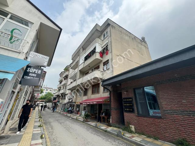 Adapazarı Semercilerde Satılık 2+1 Geniş Ve Ferah 125 M² Daire