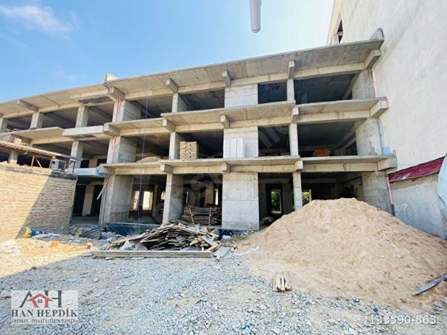 ADAPAZARI MERKEZDE CADDE CEPHELİ, 132 m2 LÜKS 2+1