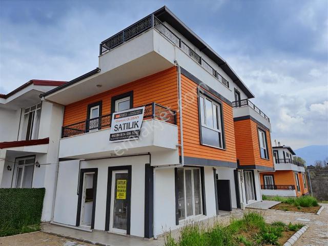 Adaplatin'den Kartepe Uzuntarla'da 145m2 Tripleks 3+1 İkiz Villa