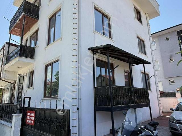 Adastar'dan Merkezde Bahçeli,garajlı,yerden Istma Kiralık Daire!