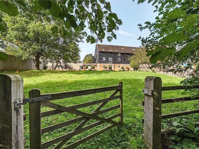 Adbury, Newbury, Hampshire RG20, 4 bed barn conversion to rent, £2,850 pcm | PrimeLocation