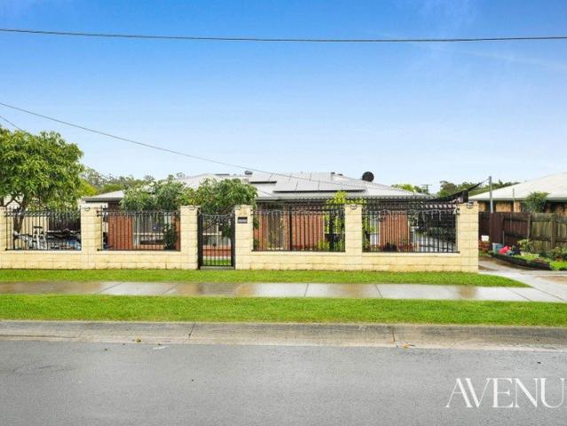 Dual living opportunity! Plus 'Land lots of land'