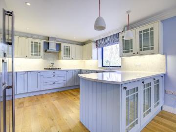 Adderstone Court, Adderstone Crescent. 2 bed apartment to rent £1,850 pcm £427 pw