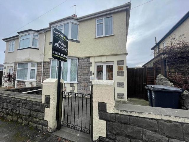 Addicott Road, Weston super Mare. 3 bed flat to rent £975 pcm £225 pw