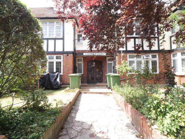 Addington Grove, London SE26, 2 bed flat to rent, £1,600 pcm | PrimeLocation