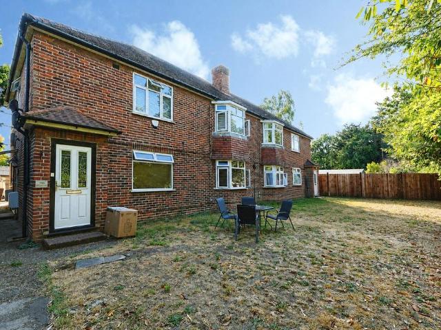 Addington Road, West Wickham, BR4 2 bed flat to rent £1,750 pcm £404 pw