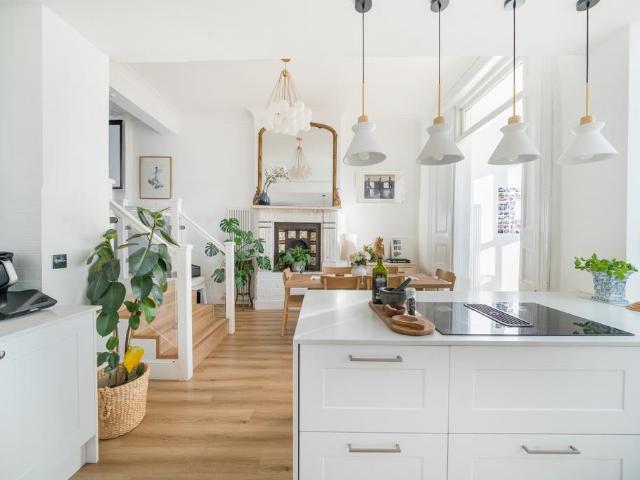 Addington Road London N4 5 bed terraced house to rent £7,995 pcm £1,845 pw