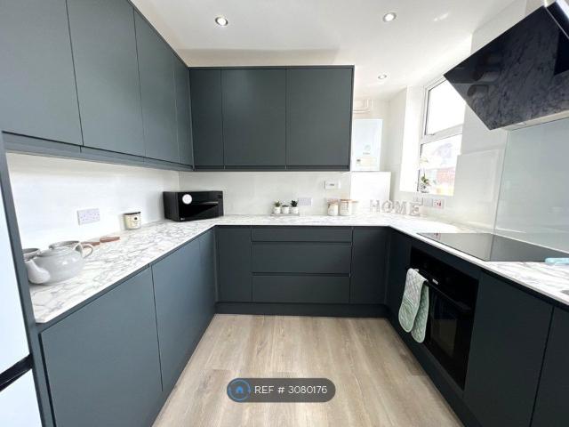 Addington Road, Reading RG1, 5 bed flat to rent, £3,900 pcm | PrimeLocation