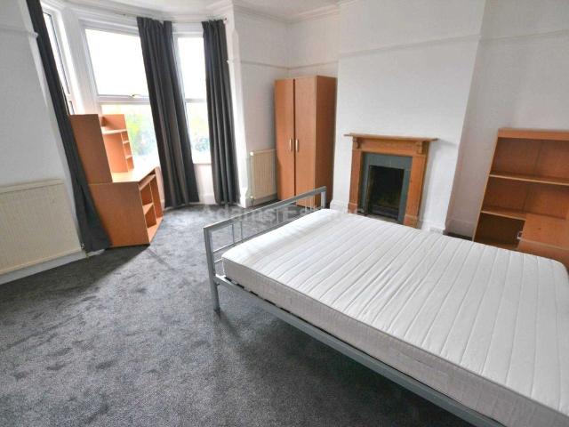 Addington Road, Reading RG1, 6 bed terraced house to rent, £3,450 pcm | PrimeLocation