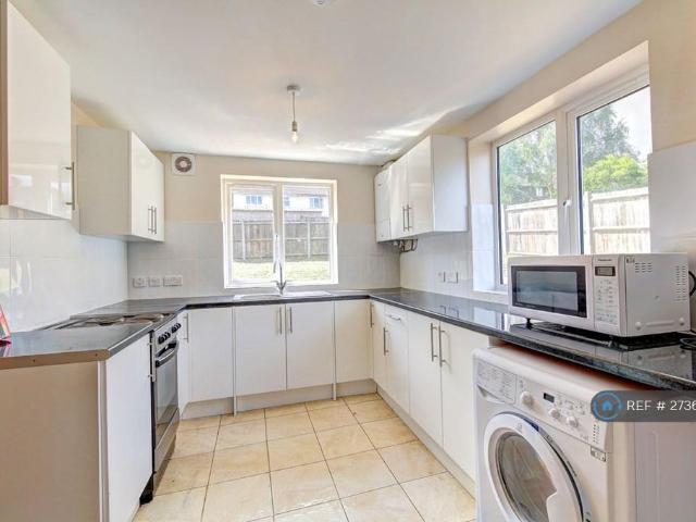 Addison Gardens, Kingston Upon. 6 bed end of terrace house to rent £4,890 pcm £1,128 pw