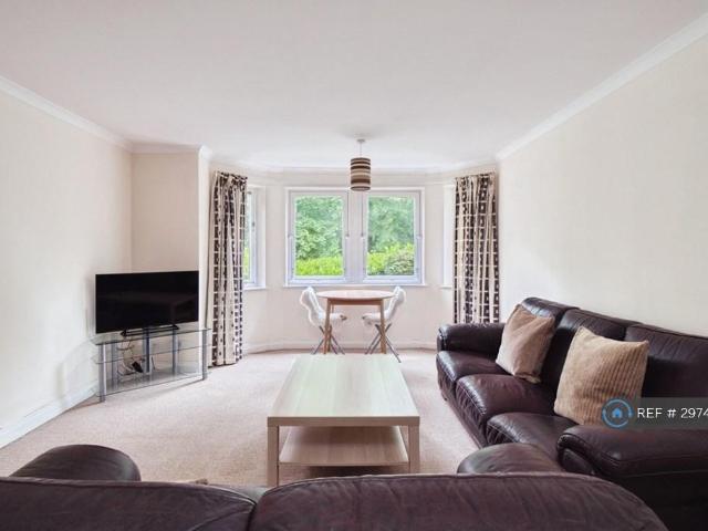 Addison Road, Glasgow, G12 1 bed flat to rent £1,195 pcm £276 pw