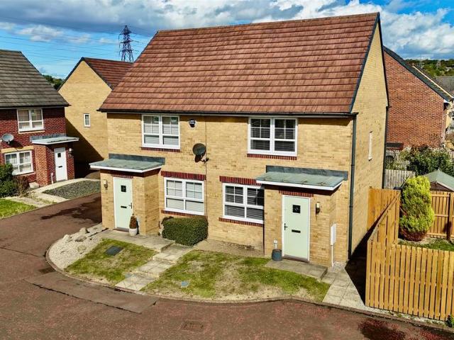 Addison View, Blaydon On Tyne 2 bed semi detached house to rent £1,100 pcm £254 pw