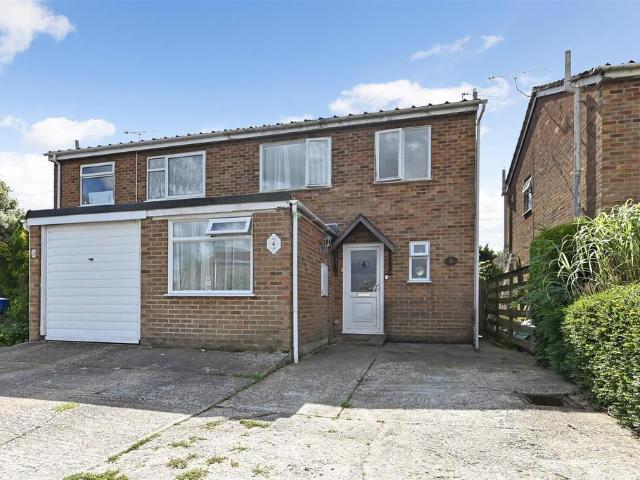 Addison Way, Bognor Regis 4 bed semi detached house to rent £1,650 pcm £381 pw