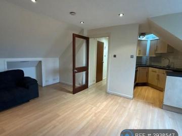 Addiscombe Road, Croydon, CR0 Studio to rent £1,450 pcm £335 pw