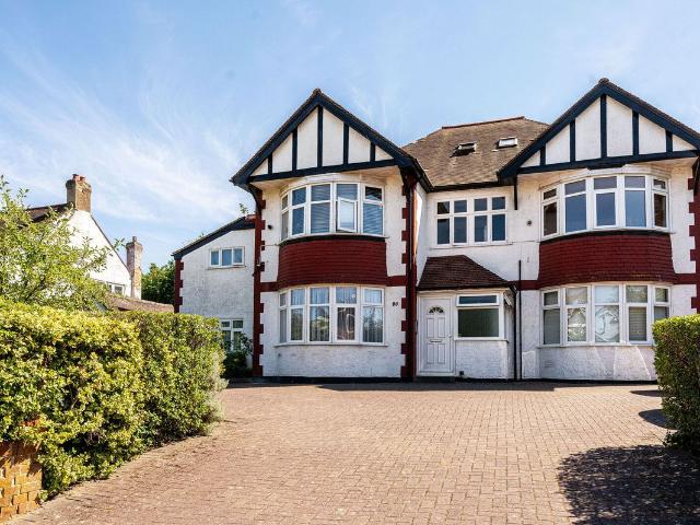 Addiscombe Road, East Croydon, Croydon CR0, 2 bed flat to rent, £1,650 pcm | PrimeLocation