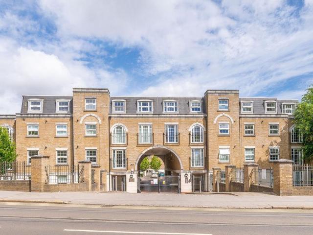 Addiscombe Road, East Croydon. 2 bed flat to rent £2,400 pcm £554 pw