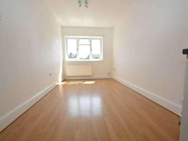 Addlestone, KT15