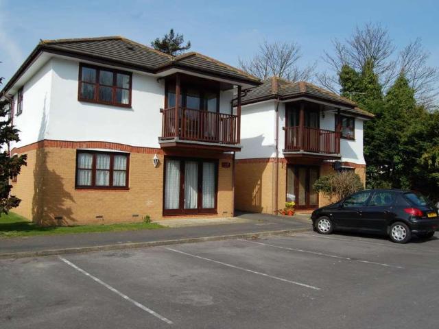 ADDLESTONE 1 bed apartment to rent £1,225 pcm £283 pw