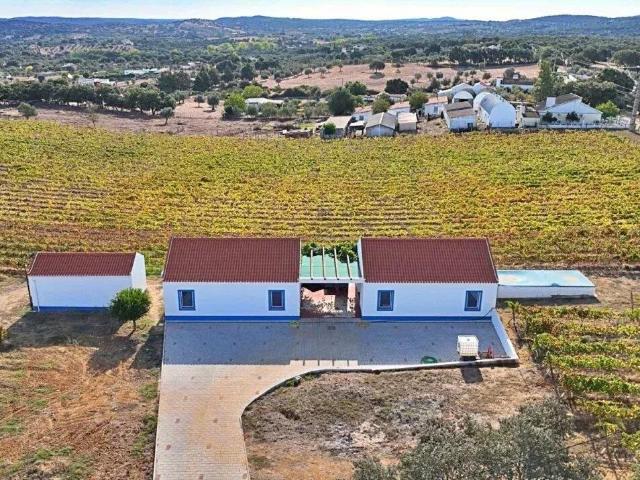 Adega com certificado de Vinho de Denominação de Origem Cont. 263m² Nossa Senhora da Vila, Nossa Senhora do Bispo e Silveiras