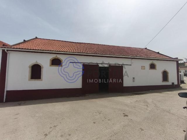Adega/Armazém em Torres Vedras 220m² Carvoeira e Carmões