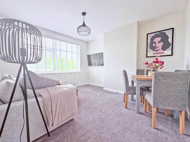 Adela Avenue, New Malden KT3, 2 bed maisonette to rent, £2,000 pcm | PrimeLocation