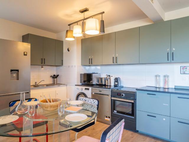 Adelaide Apartment, Marseille Amsterdam Apartments for Rent
