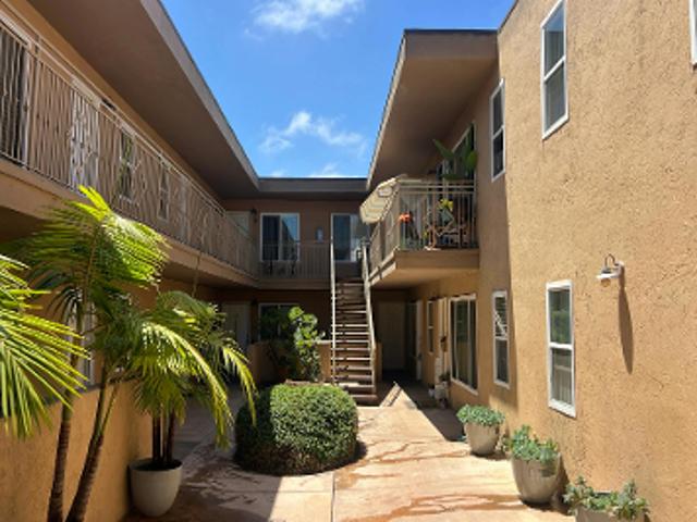 Adelaide Ave Unit 20