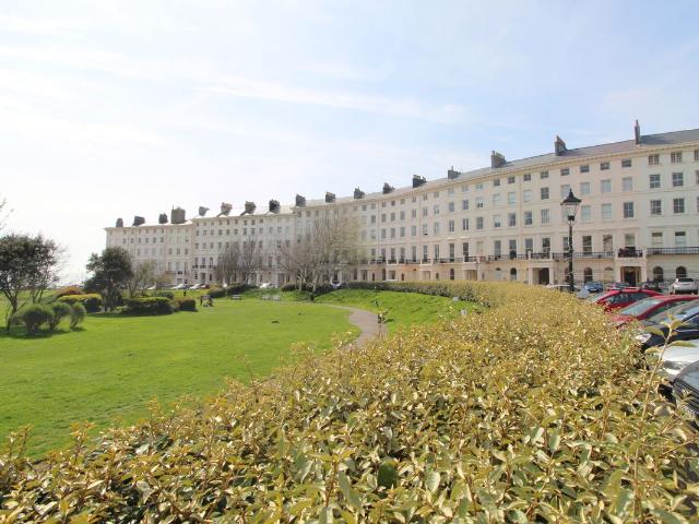 Adelaide Crescent, Hove BN3, 1 bed flat to rent, £1,050 pcm | PrimeLocation
