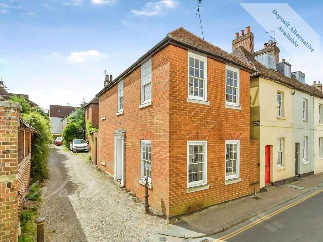 Adelaide Place Canterbury CT1 2 bed detached house to rent £1,300 pcm £300 pw