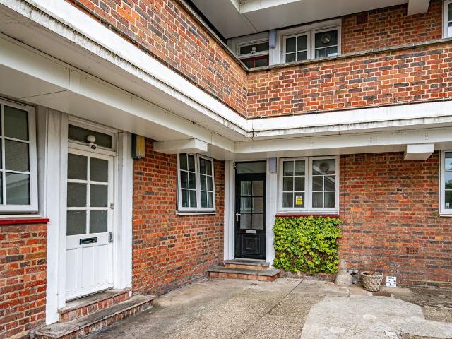 Adelaide Road, Chalk Farm, London NW3, 4 bed flat to rent, £4,500 pcm | PrimeLocation
