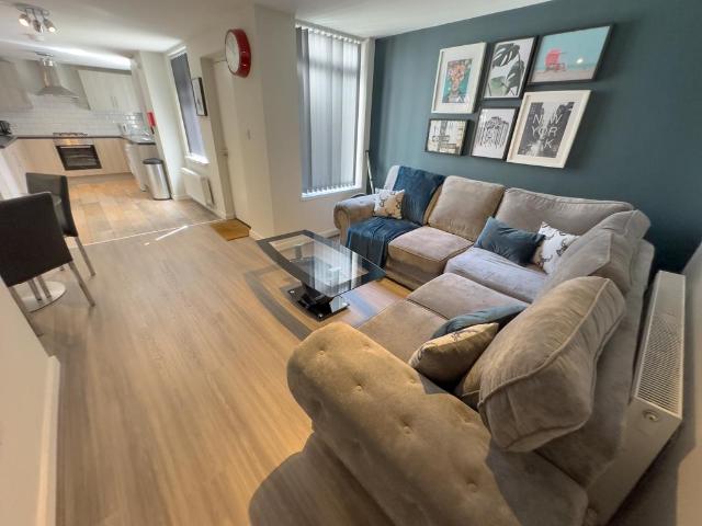 Adelaide Road, Knowledge Quarter, Liverpool, L7 8SH, United Kingdom | 6 bed townhouse for rent #134709691 | Rentberry