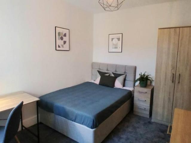 Adelaide Road, Liverpool, L7 8SG, United Kingdom | 5 bed townhouse for rent #138777226 | Rentberry