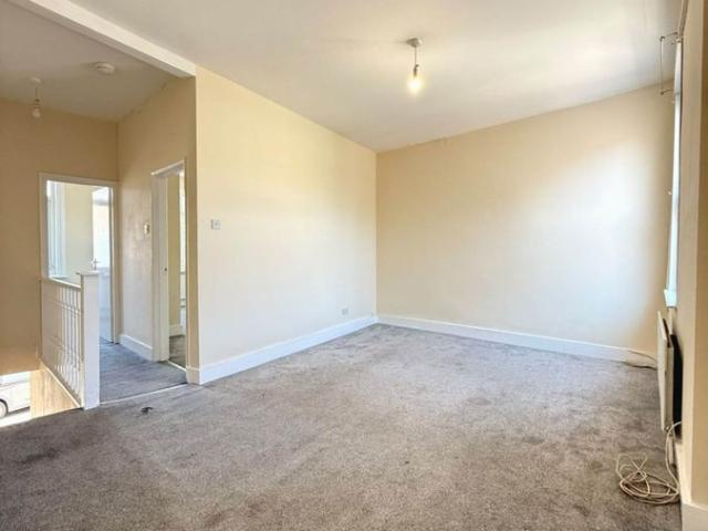 Adelaide Road, Southall UB2, 2 bed maisonette to rent, £1,800 pcm | PrimeLocation