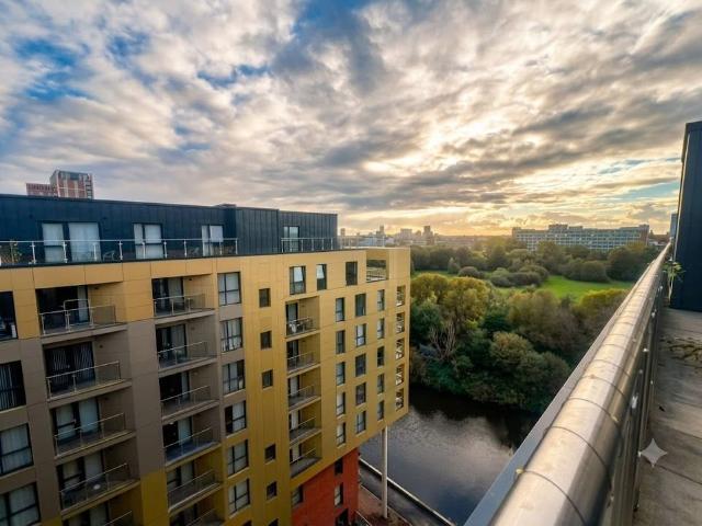 Adelphi Wharf, Salford M3, 2 bed flat to rent, £1,765 pcm | PrimeLocation