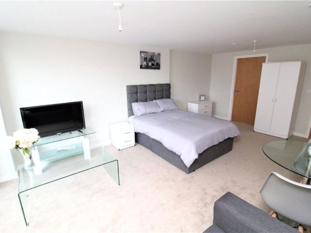 Adelphi Wharf 1B, 11 Adelphi Street, Salford, Greater Manchester M3, Studio to rent, £875 pcm | PrimeLocation