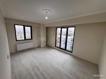 ADESİN'DEN MERKEZİ KONUM MANZARALI EN ÜSTKAT SATILIK 3+1 DAİRE