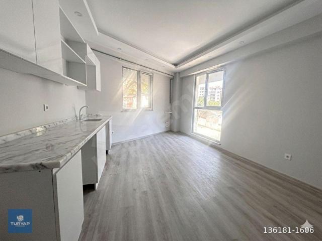 ADİL MAH. CADDELERE YAKIN 70 M2 SIFIR TERS DUBLEKS 2+1 DAİRE