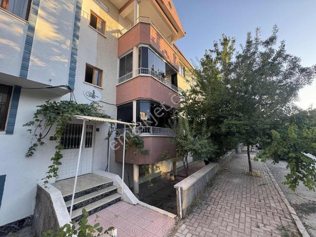 Adil Emlak'tan Doğukent Mahallesinde Kiralık 3+1 Daire