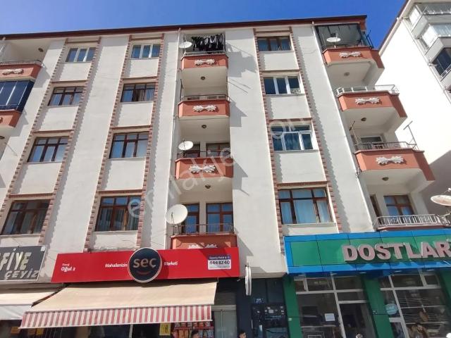adil Emlak'tan İl Tarım Karşısı Cadde Üstü Ara Kat 3+1 Daire