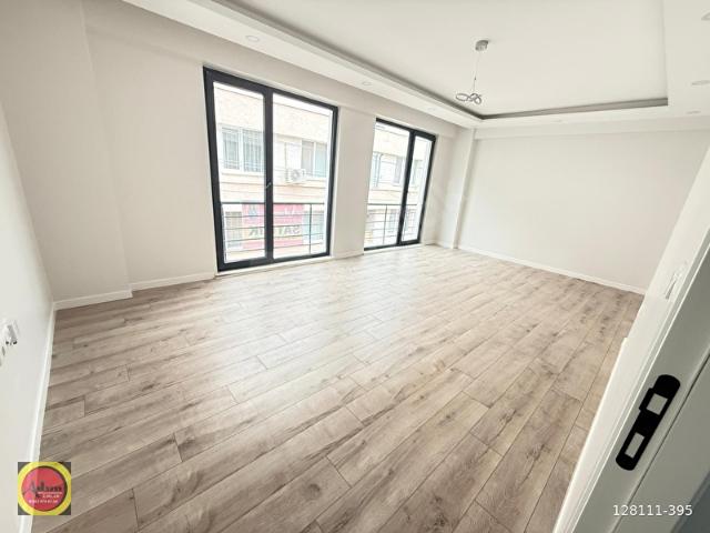 ADIM GAYRİMENKULÇAMLICA mh VEGA YAK.E.BANYOLU LÜKX 130m2 2+1
