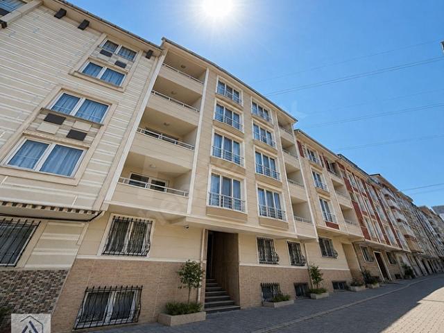 ADIM YAPI'DAN ÖN CEPHE ÖNÜ AÇIK GENİŞ METROBÜSE KOMŞU 3+1 DAİRE